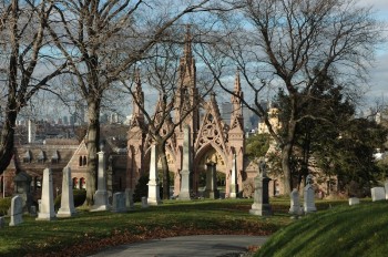 Green-Wood's Main Entrance (by Art Presson, 12.8.10)